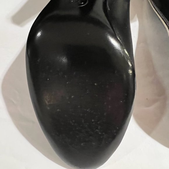 Authentic CHANEL Heels - Picture 4 of 9
